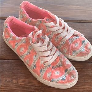 Rocket Dog Shoes Sz 4